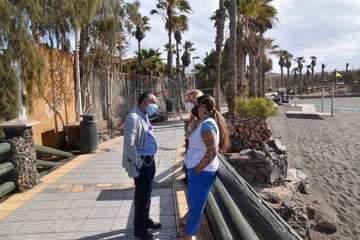 Izado de la bandera azul en Hoya del Pozo (foto TA/Francisco Javier Santana)